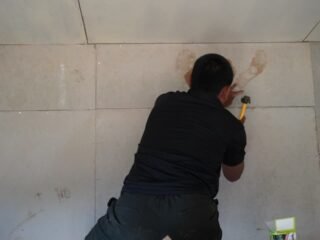 Masuki Tahap Pemasangan Plafon, RTLH TMMD Ke-127 Kodim 1015/Sampit Kian Mendekati Rampung