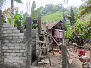 Satgas TMMD 127 Kodim 1305/Buol Tolitoli Laksanakan Pembuatan MCK di Desa Oyom