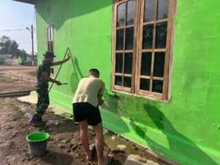 Satgas TMMD 127 Kodim 0430/BA Laksanakan Rehabilitasi Mushola Nur Iman Jalur 12