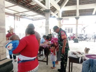 Babinsa Dampingi Kegiatan Posyandu Balita di Banjar Dinas Peninjoan