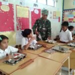 Penyaluran MBG di SDN Dedekadu Berjalan Tertib Berkat Pengawasan Babinsa