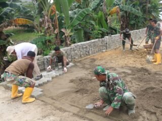 Satgas TMMD 127 Percepat Infrastruktur, Paving Blok Mulai Terpasang di Poasia