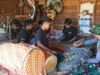 TMMD ke-127 Dukung Pelestarian Budaya Lokal Lewat Komsos Bersama Seniman Jaranan