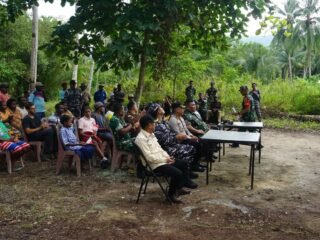 Tatap Muka Bersama Warga Tim Wasev Perkuat Komitmen TMMD 127 Kodim 1804/Kaimana