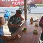 Babinsa Setia Bakti Ajak Warga Jaga Ketertiban dan Kebersihan Lingkungan