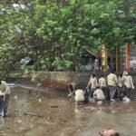 Jaga Kebersihan dan Kesehatan, Denkesyah Meulaboh Bersihkan Kawasan Pantai