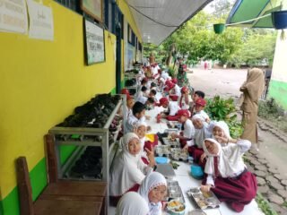 Sinergi TNI dan Pemerintah Wujudkan Generasi Sehat Melalui Program MBG