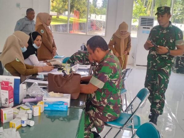 Personil dan Keluarga Besar Kodim 1509/Labuha Dapatkan Pelayanan Cek Kesehatan Gratis dari Dinas Kesehatan Halsel