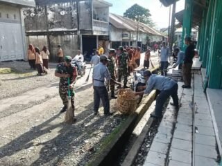 Danramil 01/Jaya Jajaran Korem 012/TU Apelkan 300 Peserta Gotong Royong di Pasar Lamno