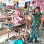Babinsa Monitoring Harga Sembako Demi Kepentingan Masyarakat