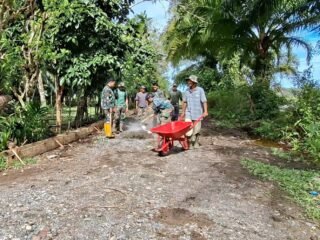 Satgas TMMD Jajaran Korem 012/TU Kebut Pembangunan TPT Demi Akses Aman Warga