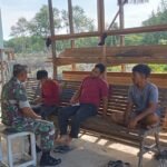 Babinsa Setia Bakti Pantau Harga Material dan Kebutuhan Pokok