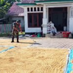 Babinsa Koramil 01/Jaya Tunjukkan Kepedulian Lewat Aksi Nyata