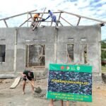 Satgas TMMD Ke-127 Kodim 1305/BT Laksanakan Pemasangan Atap Masjid di Dusun Ogomolobu