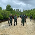 Ketua Tim Wasev Tinjau Pembukaan Jalan TMMD 127 Kodim 1804/Kaimana di Kampung Marsi