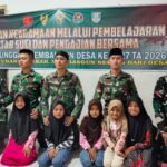 Anggota Satgas TMMD 127 Kodim 0430/BA Bersama Anak-Anak Desa Wonosari Gelar Pembelajaran Kitab Suci