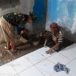 Pemasangan Keramik RTLH Pak Ujang Masuki Tahap Finishing