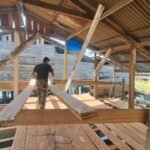 Satgas TMMD 127 Kodim 1417/Kendari Percepat Pemasangan Lantai Rumah Layak Huni