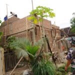 Struktur Makin Kokoh! Slop Atas dan Kusen Terpasang di Rumah Bapak Ngadino