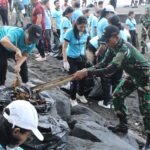 Sinergi TNI Dukung Kemanusiaan, Serka Wayan Rata Dampingi Aksi Sosial YKKB Unit Banjarangkan Di Desa Bakas