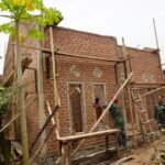 Struktur Semakin Kuat, Slop Atas Rumah Bapak Ngadino Rampung Dipasang