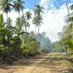 Gotong Royong TNI dan Warga Warnai Pembukaan Jalan TMMD 127 di Kampung Marsi