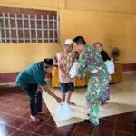 Peduli Sesama, Satgas TMMD 127 dan Pemdes Wonosari Salurkan Sembako untuk Lansia