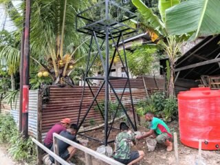 Satgas TMMD 127 Pasang Menara Tandon Air di Sambuli