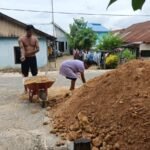 Semangat Gotong Royong Menguat, Warga dan TNI Kompak di Lokasi TMMD 127