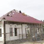 Gotong Royong Satgas TMMD ke-127 dan Warga Percepat Pembangunan Masjid Desa Oyom