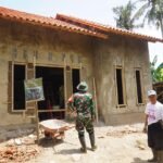 TMMD Ke-127: Dinding Rumah Bapak Heri Mulai Berdiri Kokoh, Kusen Dipasang Menyambut Harapan Baru