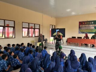 Dansatgas TMMD 127 Kodim 0430/BA Gelar Penyuluhan Narkoba di SMPN 3 Pulau Rimau Disambut Baik Para Guru