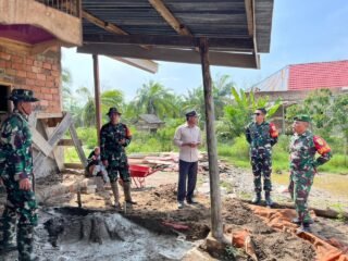Dansatgas TMMD 127 Kodim 0430/BA Tinjau Progres RTLH dan Pastikan Pekerjaan Tepat Waktu