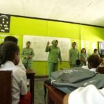 Persit KCK Cabang XL Kodim 1804/Kaimana Berikan Edukasi Hidup Sehat kepada Siswa SD Kampung Sisir