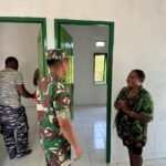 Dansatgas TMMD 127 Kodim 1804/Kaimana Cek Progres Rumah Ibu Evelina di Kampung Sisir
