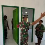 Pastikan Tepat Sasaran, Dansatgas TMMD 127 Tinjau Rumah Penerima Manfaat di Kampung Sisir