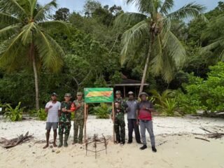 Dansatgas TMMD 127 Kodim 1804/Kaimana Pimpin Kegiatan Transplantasi Terumbu Karang di Pulau Sanus