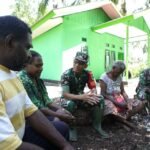 Kebahagiaan Warga Kampung Sisir, Dansatgas TMMD 127 Kaimana Berbagi Momen dengan Penerima Bantuan Rumah dan Sumur