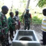 Dansatgas TMMD 127 Kodim 1804/Kaimana Dengarkan Kisah Bahagia Warga Penerima Rumah dan Sumur di Kampung Sisir