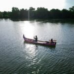 Jadi Idola Baru Anak Pesisir, Prajurit TMMD 127 Kendari Bangun Ikatan Humanis