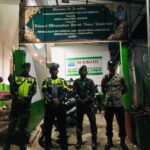 Ramadhan Penuh Kedamaian, Prajurit Kodim 1621/TTS Bersinergi Amankan Sholat Tarawih