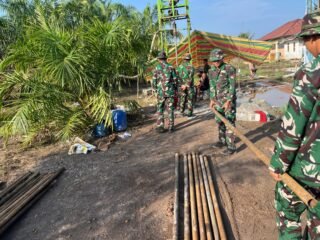 Satgas TMMD 127 Kodim 0430/BA Bersama Masyarakat Kebut Pembangunan Sumur Bor Titik 3
