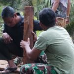 Satgas TMMD 127 Kodim 1015/Sampit Pasang Lantai dan Pagar Jembatan