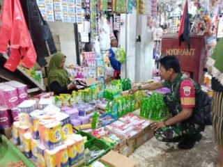 Babinsa Koramil 1420-05/Dua Pitue Pastikan Stok Pangan di Tanru Tedong Aman