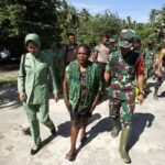 Satgas TMMD 127 Kodim 1804/Kaimana Tunjukkan Kepedulian Sosial Melalui Kunjungan Duka