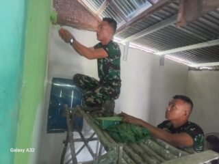 Tak Kenal Waktu, Satgas TMMD 127 Kodim 0430/BA Kerja Malam Kebut Pembangunan RTLH Ibu Suwarti