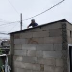 Update TMMD Depok: Pengerjaan Sasaran Fisik MCK Tetap Berjalan di Bawah Guyuran Hujan