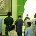 Ramadhan di Lokasi TMMD, Anggota TNI dan Warga Cilodong Kompak Shalat Tarawih Berjamaah