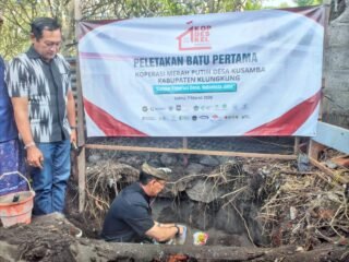 Batu Pertama Diletakkan, Danramil Dawan Tegaskan KDKMP Desa Kusamba Siap Dibangun