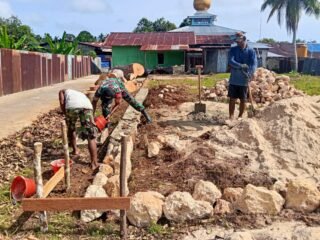Kemanunggalan TNI-Rakyat dan Kepedulian Sosial, Tetap Semangat bekerja meski menjalankan ibadah Puasa
